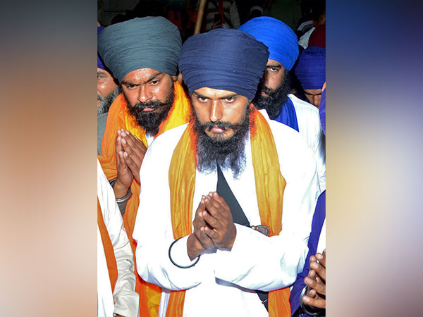 Amritpal Singh still on the run: Centre asks BSF, SSB to be alert at border posts