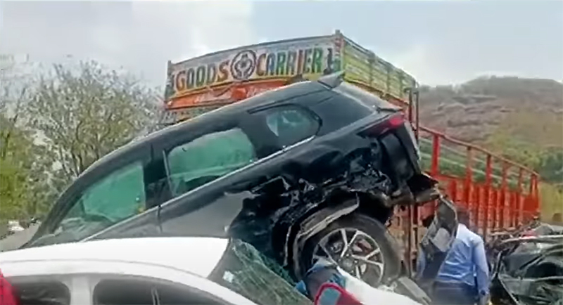 Mumbai-Pune Expressway Accident: 7 vehicles collide at Khopoli, 4 injured