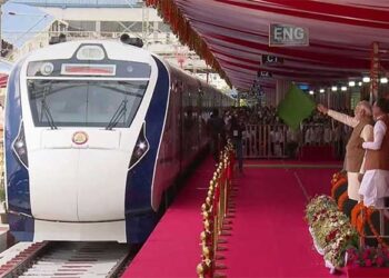 PM Modi flags off Bhopal-Delhi Vande Bharat Express